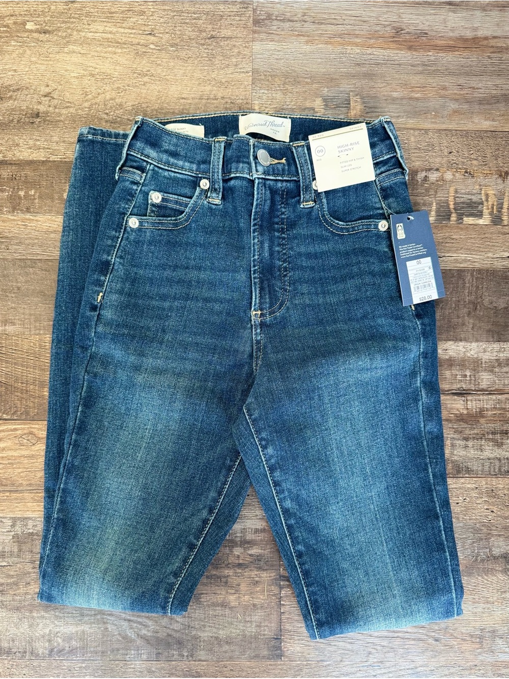 Universal Thread Women's Skinny Jeans in Dark Blue Wash
